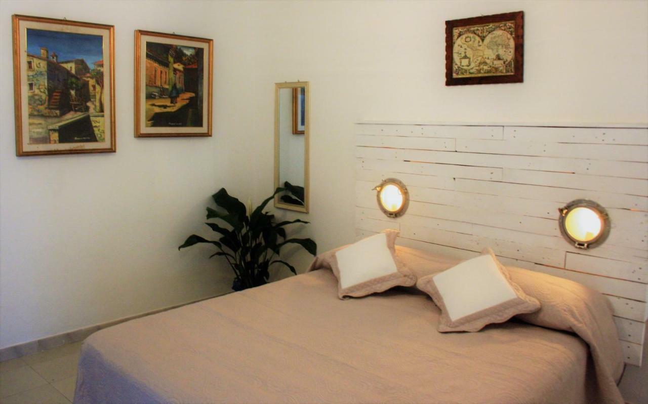 Casa Gandamar B&B Santa Teresa Gallura Eksteriør billede